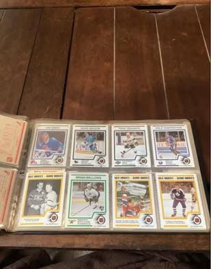 1991  -92 Kraft Kraft Dinner NHL 75th Anniversary Complete Hockey Card Set in Binder