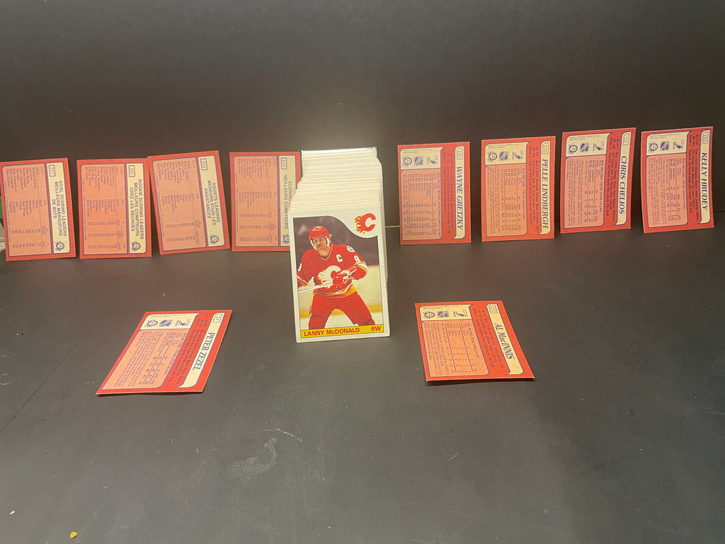 NM 1985-1986 O-Pee-Chee NHL Hockey Card Set – 263/264 Cards – Multiple Gretzky & MacInnis Rookie Card