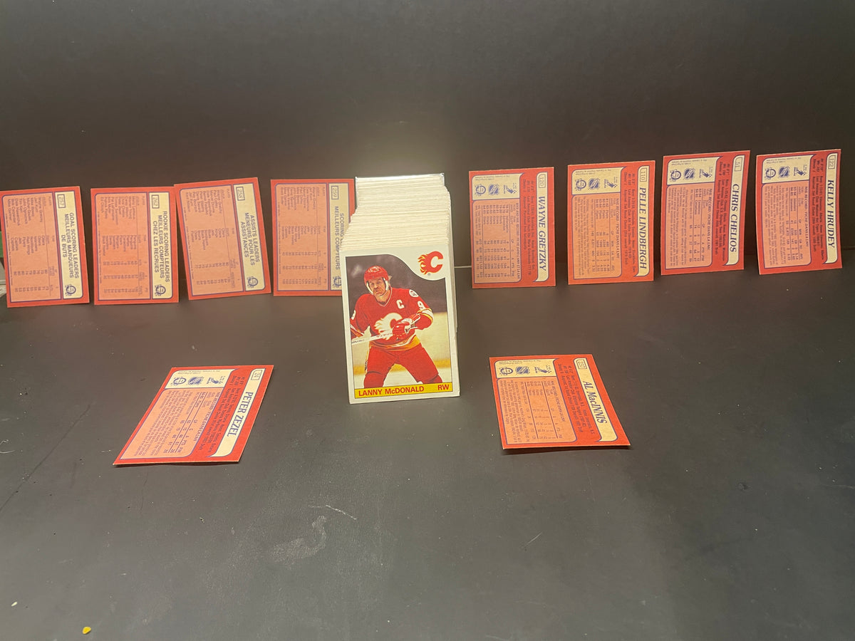 NM 1985-1986 O-Pee-Chee NHL Hockey Card Set – 263/264 Cards – Multiple Gretzky & MacInnis Rookie Card
